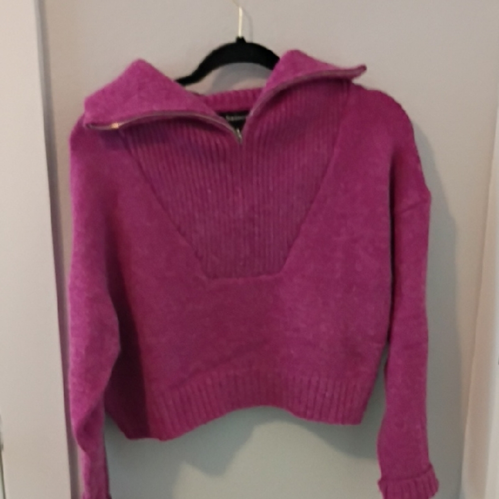 En Saison V-Neck In Fuchsia Color